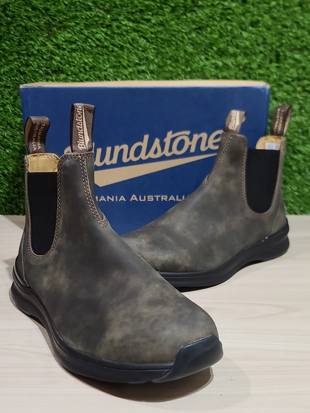 Blundstone 2144 Active Chelsea Boots / Rustic Brown US Men's 9.5 NEW